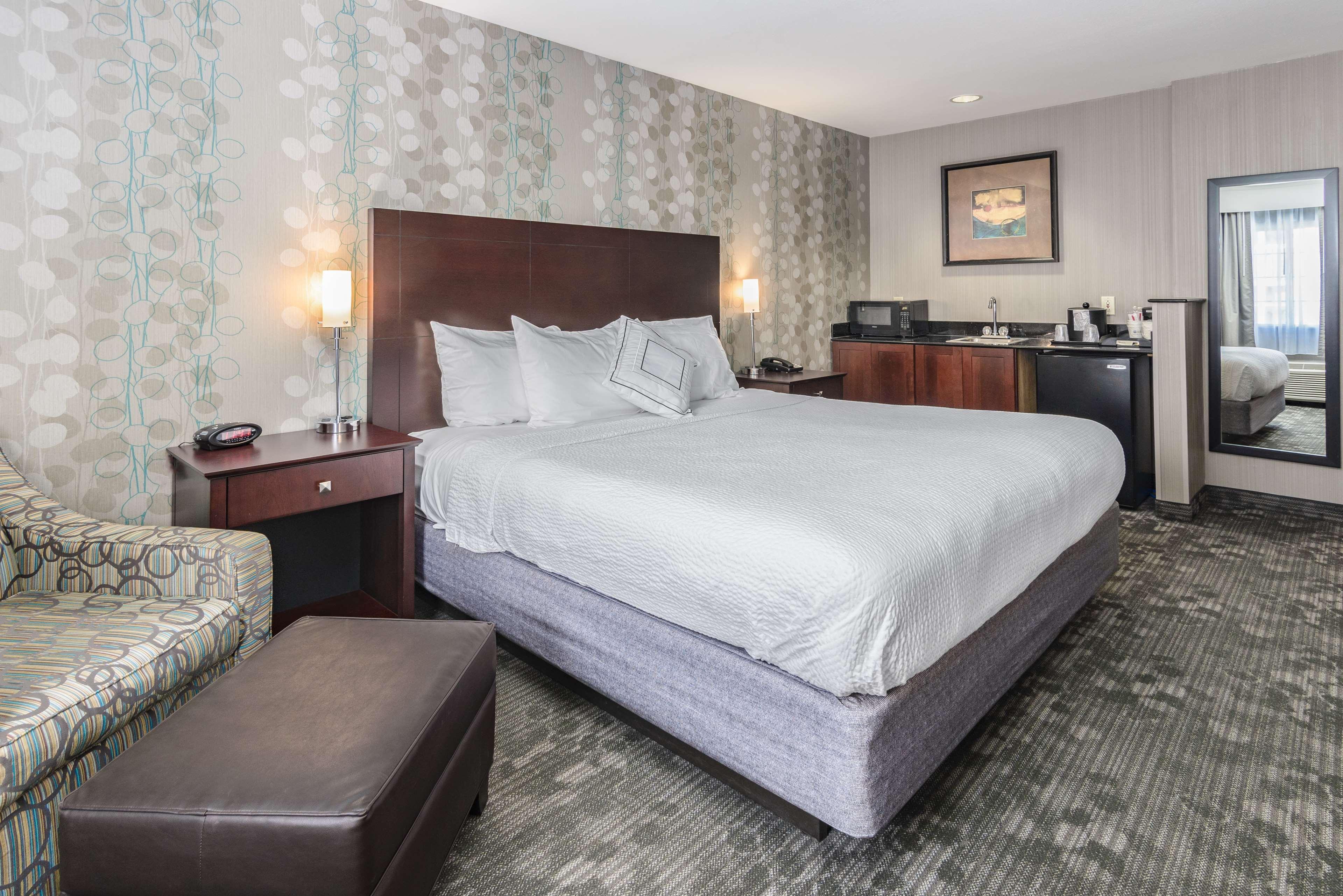 Best Western Concord Inn And Suites Екстериор снимка