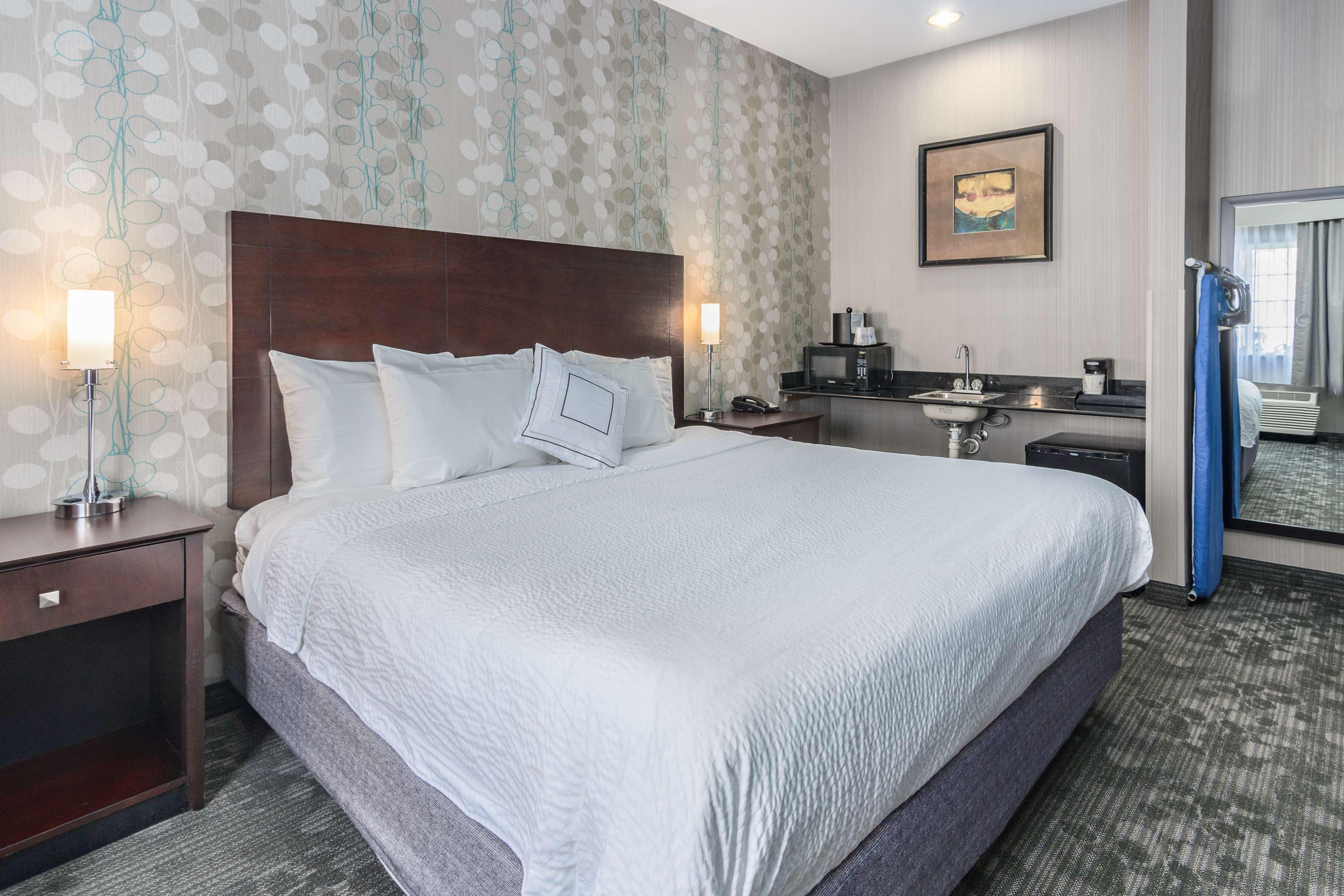 Best Western Concord Inn And Suites Екстериор снимка