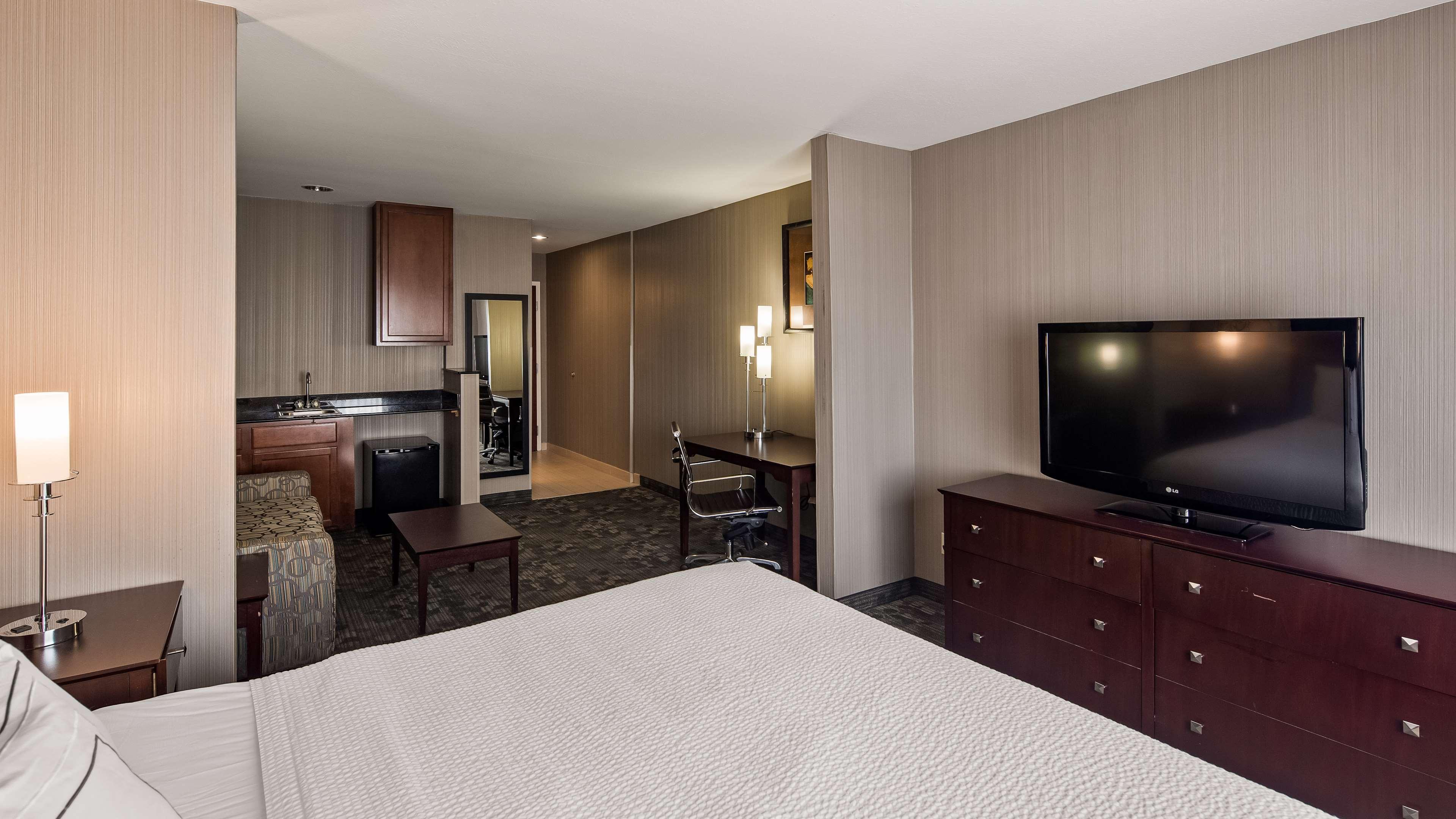 Best Western Concord Inn And Suites Екстериор снимка