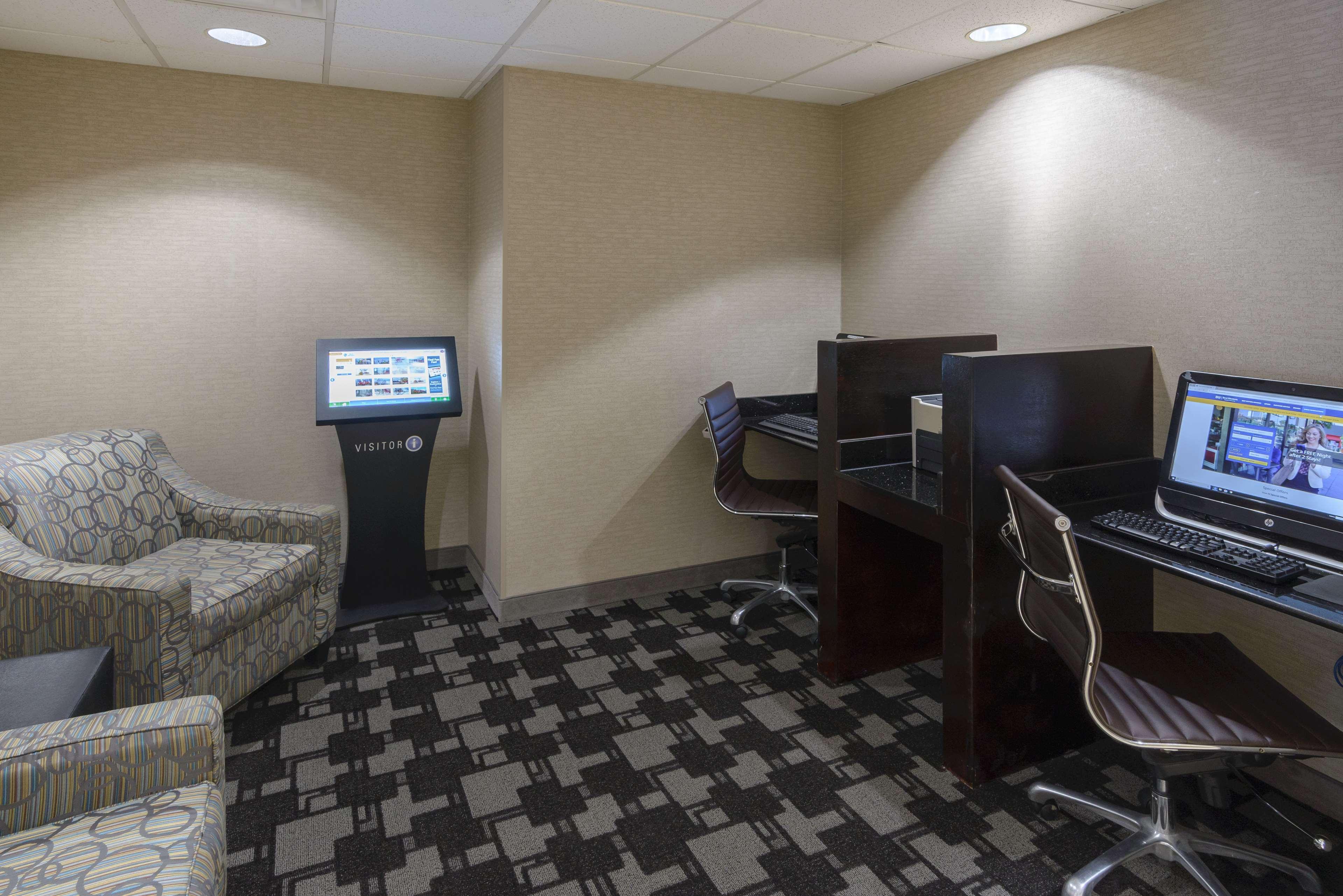 Best Western Concord Inn And Suites Екстериор снимка