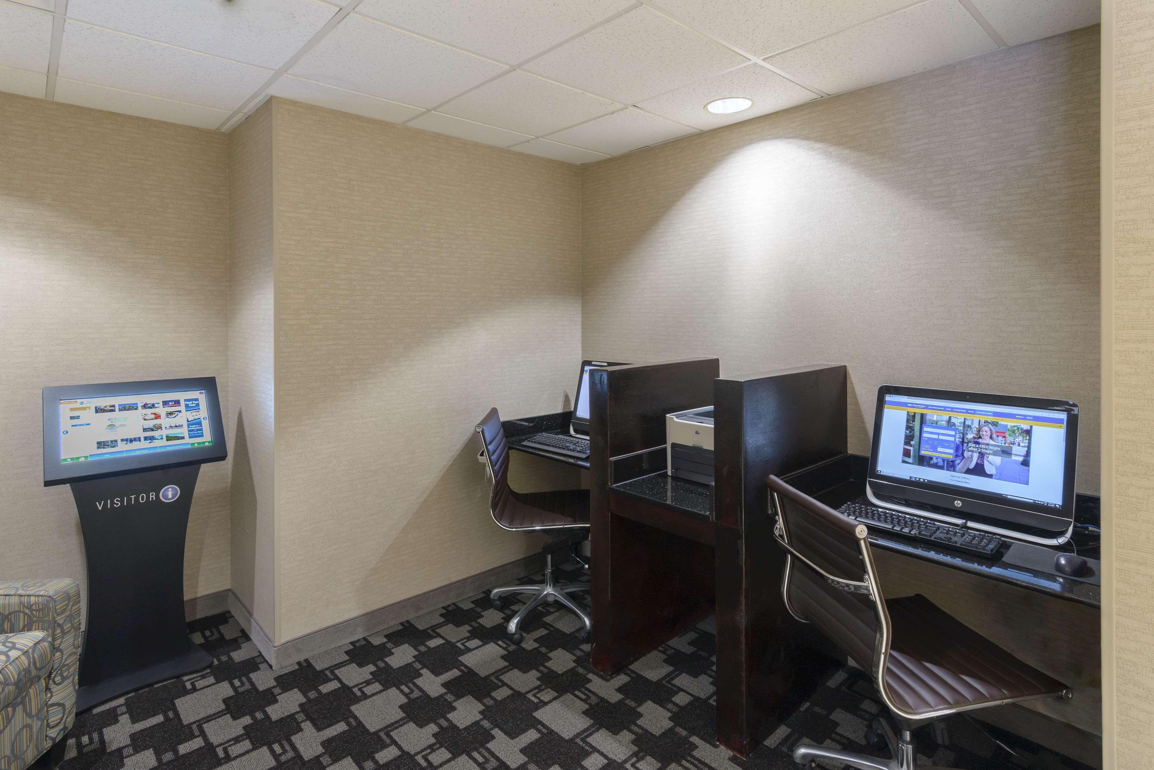 Best Western Concord Inn And Suites Екстериор снимка