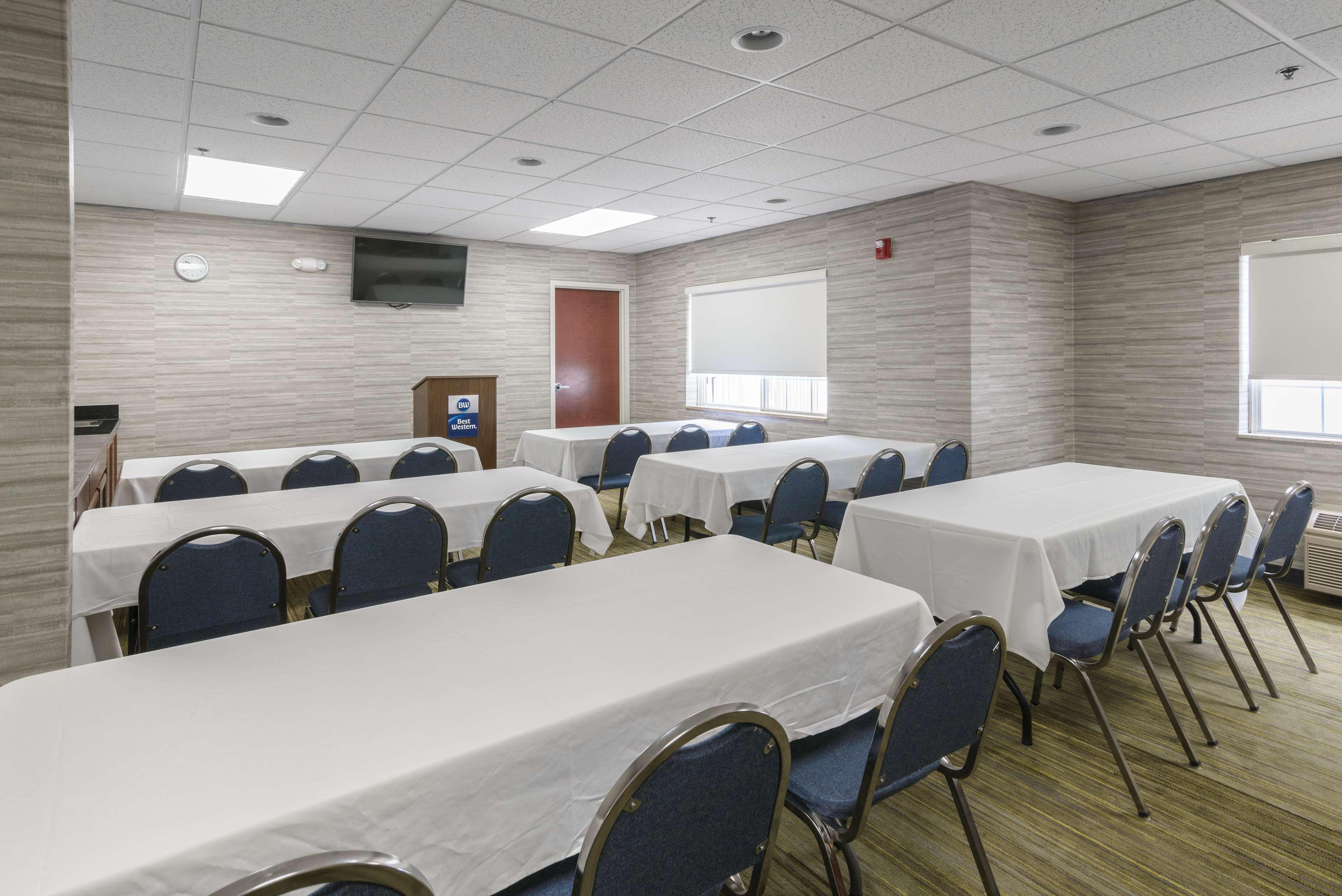 Best Western Concord Inn And Suites Екстериор снимка