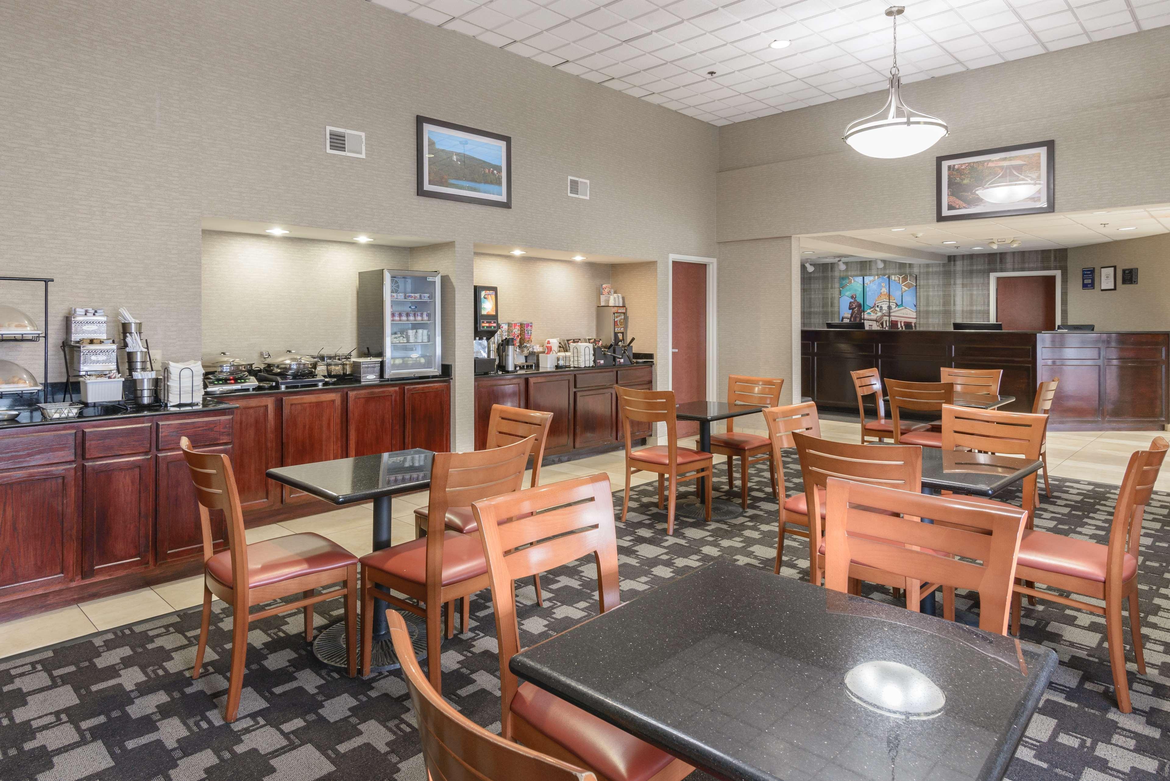 Best Western Concord Inn And Suites Екстериор снимка