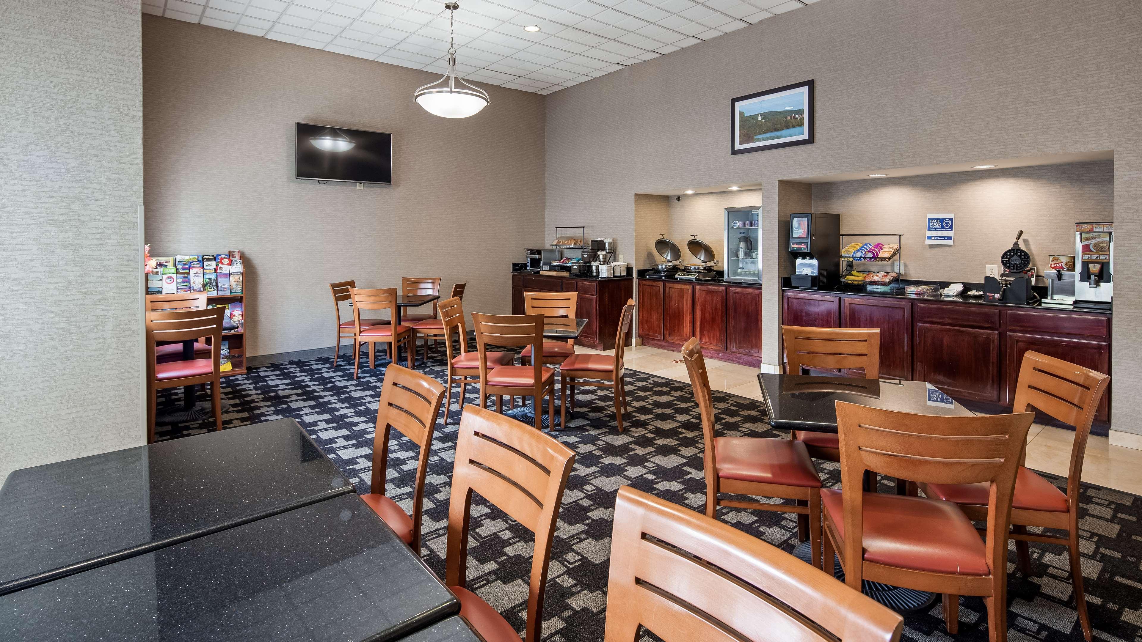 Best Western Concord Inn And Suites Екстериор снимка