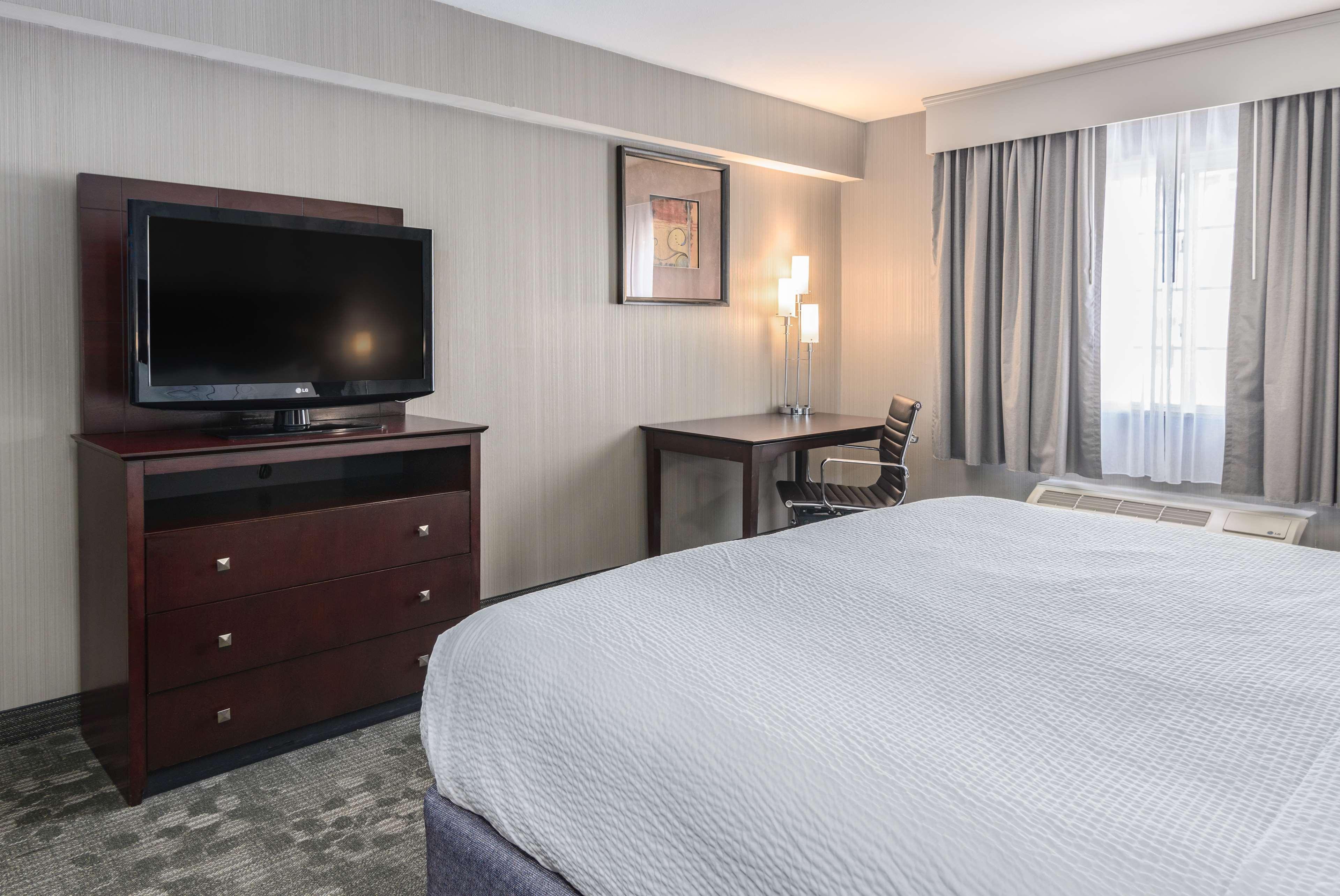 Best Western Concord Inn And Suites Екстериор снимка